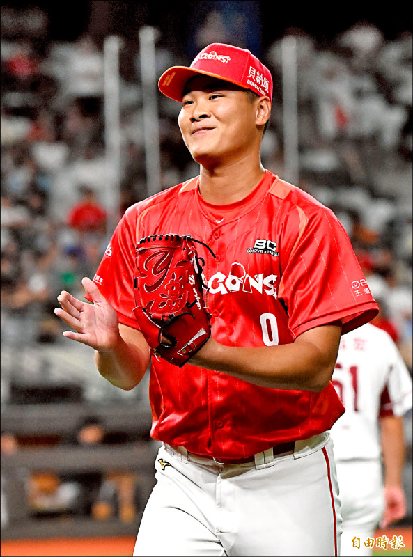 李超神龍擺尾 迎來蔣少宏再見安