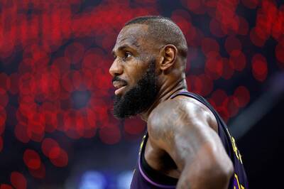 NBA》要組大團不要錢！ 美媒爆「快艇曾給詹皇報價1年2000萬美元」