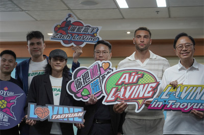 P:1:籃球》NBA灌籃王拉文造訪桃園 雲豹主控高錦瑋熱烈歡迎