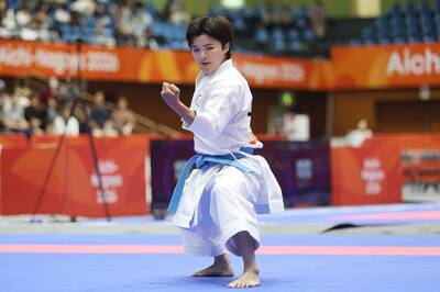 亞運前線》簡慧萱空手道女子個人型奪銅 台灣隊首面獎牌出爐！