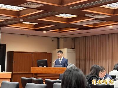 運動部》賈永婕穿著挨批「不純樸」李洋今備詢也被問西裝這樣回