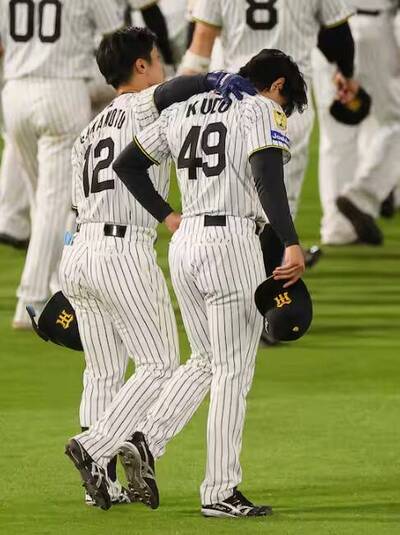 CS決勝輪》阪神火球男守護神吞敗淚崩 主戰捕手暖心安慰