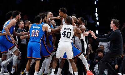 NBA》開幕日大場面！霍姆格倫遭福克斯「過肩摔」爆發衝突（影音）