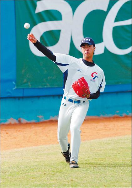 林羿豪說，日本職棒訓練量大，光是跑步，每次得在左右外野全壘打標竿間，來回跑20趟以上。（記者廖耀東攝）