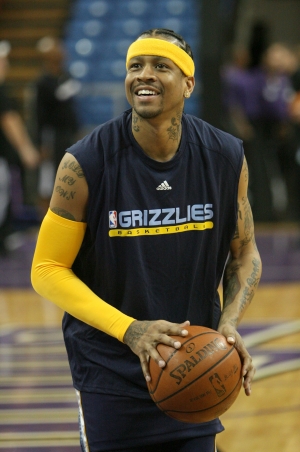 本季才剛加入曼菲斯灰熊隊的艾佛森(Allen Iverson) 確定將離開球隊走人。(路透社)