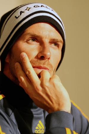 貝克漢(David Beckham)右腳踝挫傷,但仍堅持打止痛劑出戰MLS冠軍賽。(法新社) 貝克漢(David Beckham)右腳踝挫傷,但仍堅持打止痛劑出戰MLS冠軍賽。(法新社)