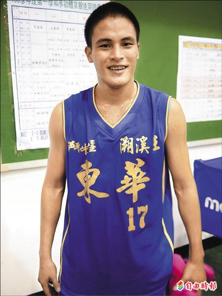 東華大學控球後衛陳貴祥。（記者沈明璁攝）