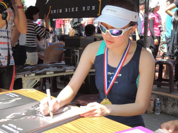 健康亮麗的李佳燕成為廠商代言人。（記者洪定宏攝）