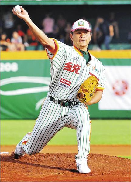 獅隊投手潘威倫歷經5度挑戰,終於拿到第109勝。(記者黃志源攝) 獅隊投手潘威倫歷經5度挑戰,終於拿到第109勝。(記者黃志源攝)