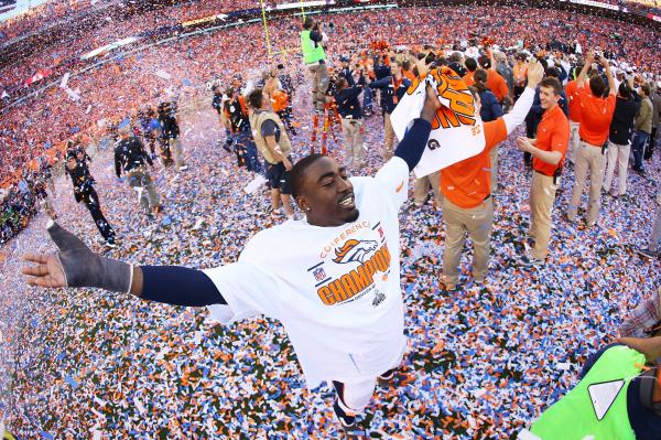 丹佛野馬(Broncos)也在美國聯會(AFC)冠軍戰,以26比16擊敗新英格蘭愛國者,闖進超級盃。(法新社) 丹佛野馬(Broncos)也在美國聯會(AFC)冠軍戰,以26比16擊敗新英格蘭愛國者,闖進超級盃。(法新社)
