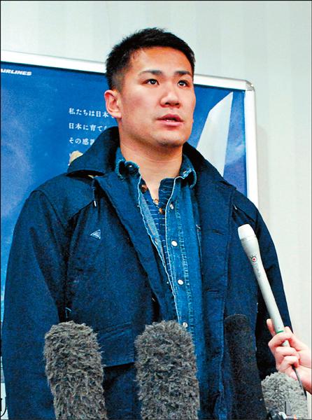 田中將大包機赴美,明天將出席洋基為他舉行的加盟記者會。(法新社) 田中將大包機赴美,明天將出席洋基為他舉行的加盟記者會。(法新社)