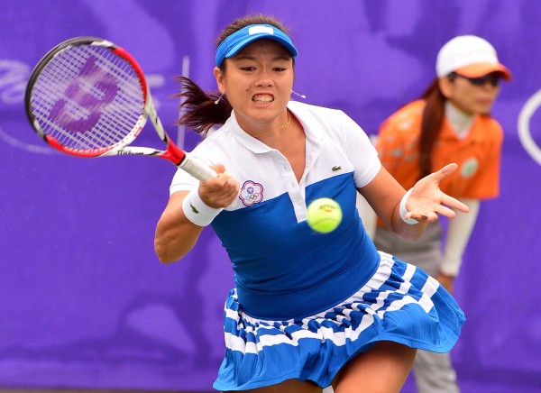 仁川亞運女子網球團體金牌戰,台灣選手詹詠然第一點出戰中國。(記者王藝菘攝)
仁川亞運女子網球團體金牌戰,台灣選手詹詠然第一點出戰中國。(記者王藝菘攝)