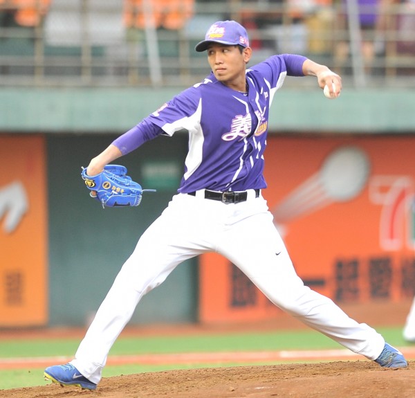 黃勝雄問鼎新人王的單季10勝「門檻」確定跨不過,爭獎變數大。(資料照,記者黃志源攝) 黃勝雄問鼎新人王的單季10勝「門檻」確定跨不過,爭獎變數大。(資料照,記者黃志源攝)
