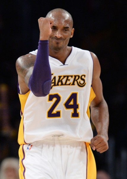 明日湖人將繼續出戰勇士隊,外界也相當關心湖人一哥Kobe是否會因身體不適缺賽,不過史考特則是信誓旦旦表示,「要Kobe缺賽,除非等他截肢才有可能」。(照片擷自USA Today Sports) 明日湖人將繼續出戰勇士隊,外界也相當關心湖人一哥Kobe是否會因身體不適缺賽,不過史考特則是信誓旦旦表示,「要Kobe缺賽,除非等他截肢才有可能」。(照片擷自USA Today Sports)