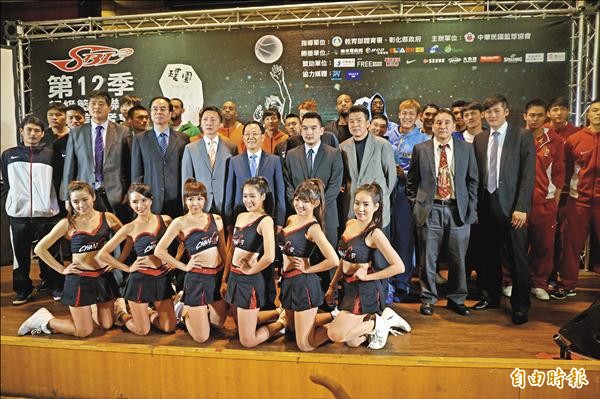 SBL明天即將開賽,本季還有火辣的Super Girl助陣,將讓球迷看到SBL的「改變」。(資料照,記者張正邦攝) SBL明天即將開賽,本季還有火辣的Super Girl助陣,將讓球迷看到SBL的「改變」。(資料照,記者張正邦攝)