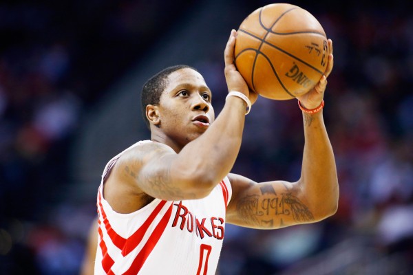 火箭後衛坎南(Isaiah Canaan)今天在場上扭傷腳踝,畫面十分驚悚。(法新社) 火箭後衛坎南(Isaiah Canaan)今天在場上扭傷腳踝,畫面十分驚悚。(法新社)