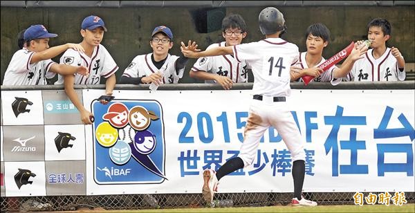 和平高中5局提前扣倒羅東高中。(記者林正堃攝) 和平高中5局提前扣倒羅東高中。(記者林正堃攝)