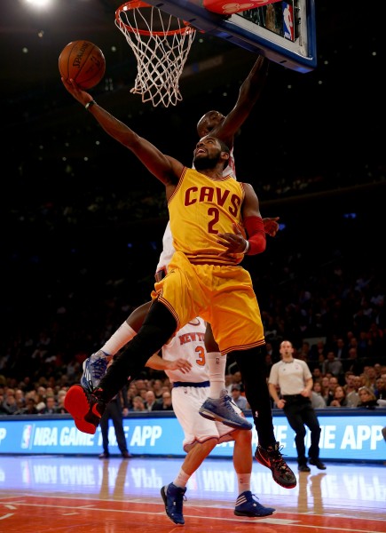 厄文(Kyrie Irving)今天拿下全場最高37分,幫助球隊逆轉拿下勝利。(法新社) 厄文(Kyrie Irving)今天拿下全場最高37分,幫助球隊逆轉拿下勝利。(法新社)