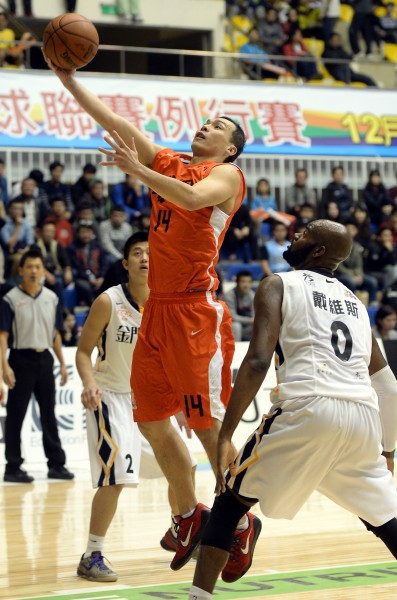 璞園蔡文誠拿下全隊最高的14分。(記者林正堃攝) 璞園蔡文誠拿下全隊最高的14分。(記者林正堃攝)