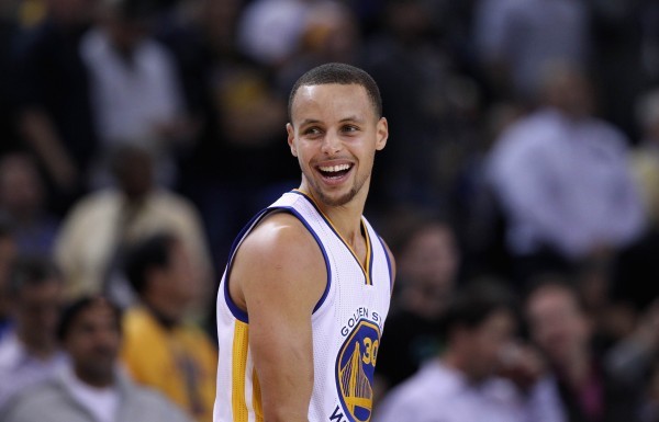 NBA更新本季MVP排行榜,金州勇士隊的射手柯瑞繼續穩居排頭。(法新社) NBA更新本季MVP排行榜,金州勇士隊的射手柯瑞繼續穩居排頭。(法新社)