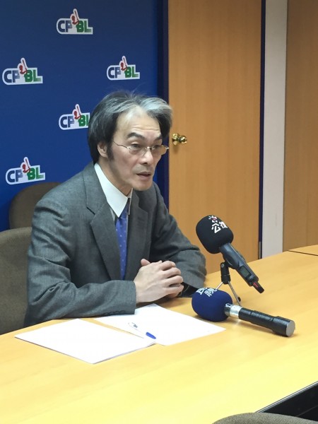 職代秘書長王惠民(見圖)表示,統一獅提議一軍登錄人數增加為28人,今天在中職領隊暨總教練會議討論,決議今年維持登錄25人,明年再加到26人。(資料照,記者郭羿婕攝) 職代秘書長王惠民(見圖)表示,統一獅提議一軍登錄人數增加為28人,今天在中職領隊暨總教練會議討論,決議今年維持登錄25人,明年再加到26人。(資料照,記者郭羿婕攝)