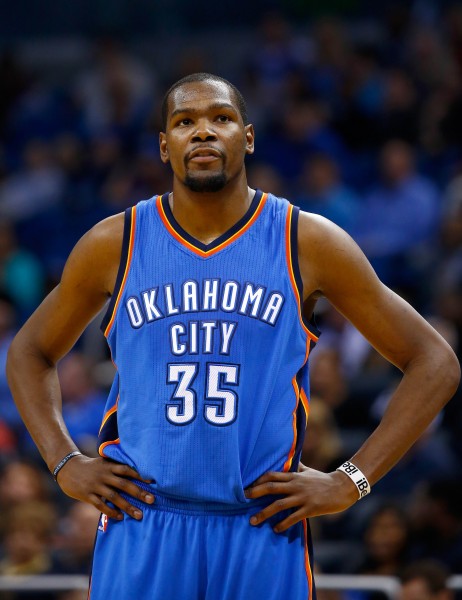 奧克拉荷馬雷霆一哥「雷帝」杜蘭特(Kevin Durant)本季因受傷勢所困,本季僅出賽23場,但仍能入選全明星賽。(法新社) 奧克拉荷馬雷霆一哥「雷帝」杜蘭特(Kevin Durant)本季因受傷勢所困,本季僅出賽23場,但仍能入選全明星賽。(法新社)