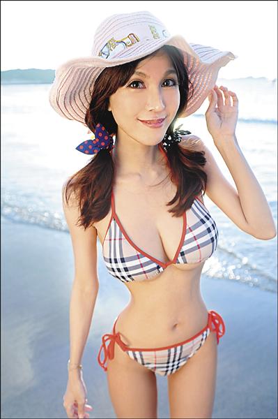 房妍條件得天獨厚加上熱衷運動,不吝秀出野性完美體態。(圖:房妍提供) 房妍條件得天獨厚加上熱衷運動,不吝秀出野性完美體態。(圖:房妍提供)