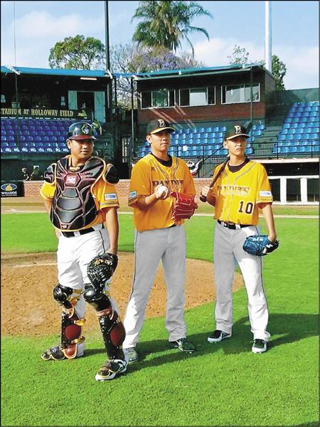 陽冠威(左起)、林晨樺和黃思漢在澳洲建立革命情感。(圖:黃思漢提供) 陽冠威(左起)、林晨樺和黃思漢在澳洲建立革命情感。(圖:黃思漢提供)