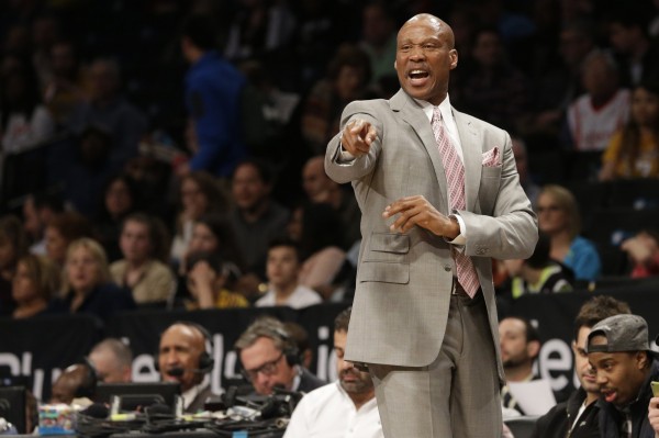 湖人隊總教練史考特(Byron Scott)在接受媒體採訪時表示,過去執教籃網隊時戰績也曾觸底反彈過,相信湖人也會再起!(美聯社) 湖人隊總教練史考特(Byron Scott)在接受媒體採訪時表示,過去執教籃網隊時戰績也曾觸底反彈過,相信湖人也會再起!(美聯社)