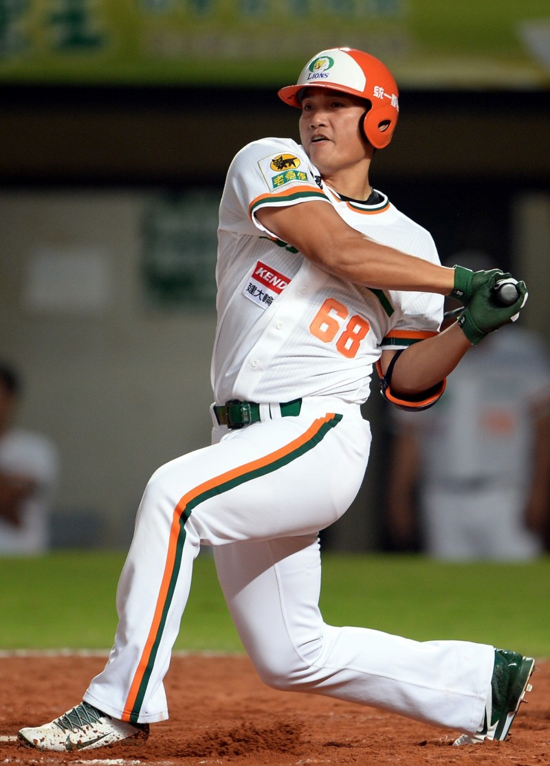 高國慶擊出生涯百轟。（資料照，記者林正堃攝）