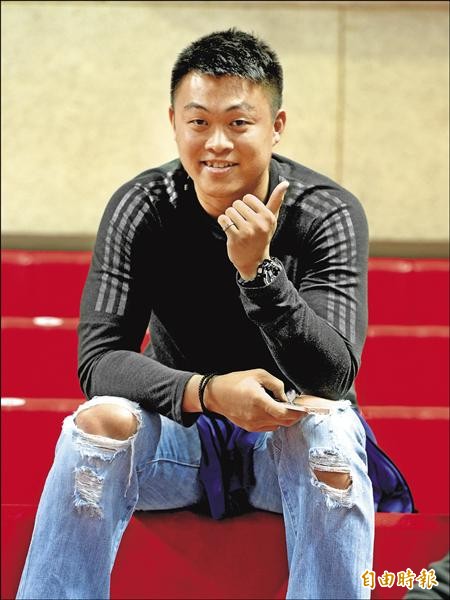 裕隆前當家控衛李學林已隨隊練習超過1個月,當前目標是找回從前輕盈體態。(資料照,記者林正堃攝) 裕隆前當家控衛李學林已隨隊練習超過1個月,當前目標是找回從前輕盈體態。(資料照,記者林正堃攝)