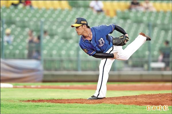 中信兄弟鄭凱文先發6.2局僅失1分,獲選單場MVP。(記者廖耀東攝) 中信兄弟鄭凱文先發6.2局僅失1分,獲選單場MVP。(記者廖耀東攝)