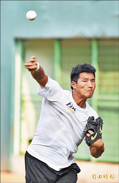 義大原定今天為林哲瑄舉行加盟記者會順延至下週四,他已是南英商工10年來第5位中職選秀狀元。(資料照,記者張忠義攝) 義大原定今天為林哲瑄舉行加盟記者會順延至下週四,他已是南英商工10年來第5位中職選秀狀元。(資料照,記者張忠義攝)