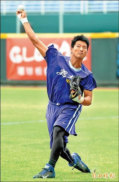 義大林哲瑄前天遭球吻沒生氣,還稱讚「全猿主場」經營成功。。(記者林正堃攝) 義大林哲瑄前天遭球吻沒生氣,還稱讚「全猿主場」經營成功。。(記者林正堃攝)