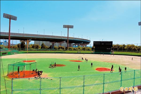 U18球場巡禮 南港中央野球場原定日職主場 自由體育