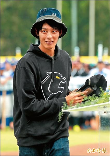 國手曹佑寧要球員好好享受球賽。（記者林正堃攝）