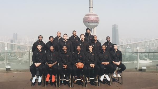 快艇隊團體照。（取自快艇官方推特）