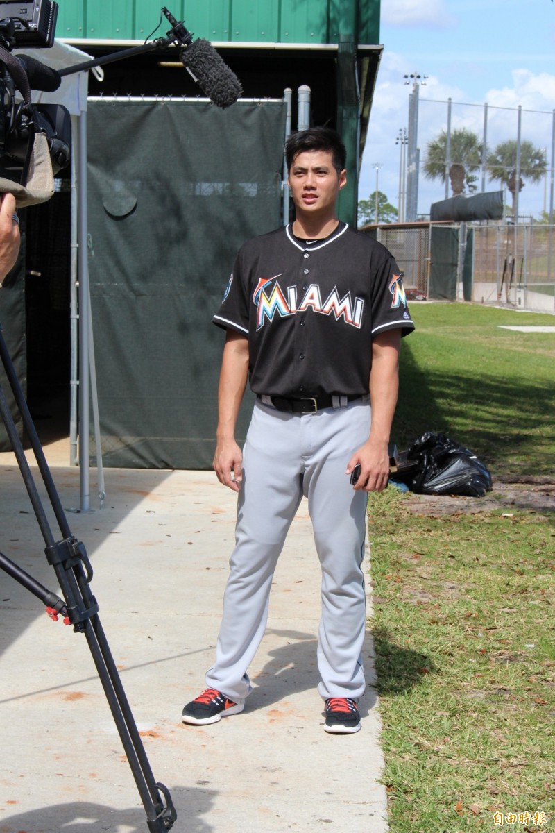陳偉殷受邀為大聯盟賽事台灣區轉播單位，錄製比賽Promote畫面。（特派記者羅志朋攝）