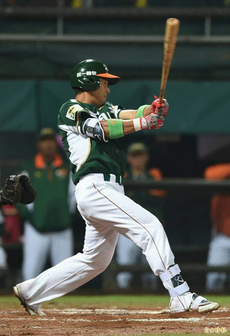 潘武雄首打席全壘打。（記者廖振輝攝）