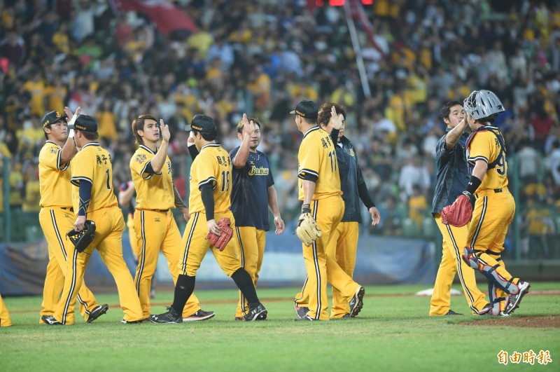 中信兄弟七連勝。（記者廖耀東攝）