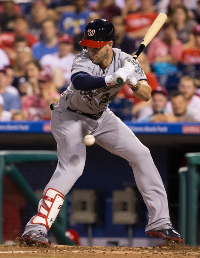 哈波遭球擊中膝蓋。（USA Today）