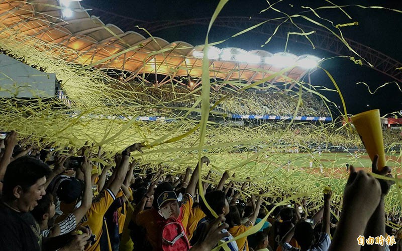 中信兄弟拿下上半季冠軍。（記者林正堃攝）