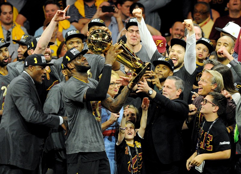 NBA》詹姆斯大三元騎士奪隊史首冠- 自由體育