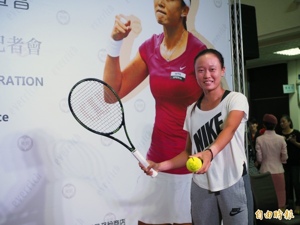 張凱貞表示，明年的目標是打進澳網會內賽。（記者陳昀攝）