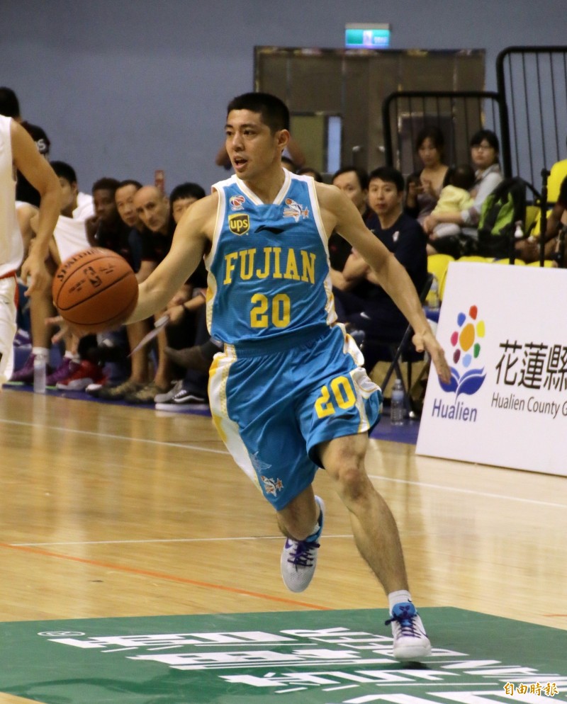 陳世杰上季還披璞園戰袍，想不到海峽盃就代表福建潯興和老東家狹路相逢。（記者林宗偉攝）