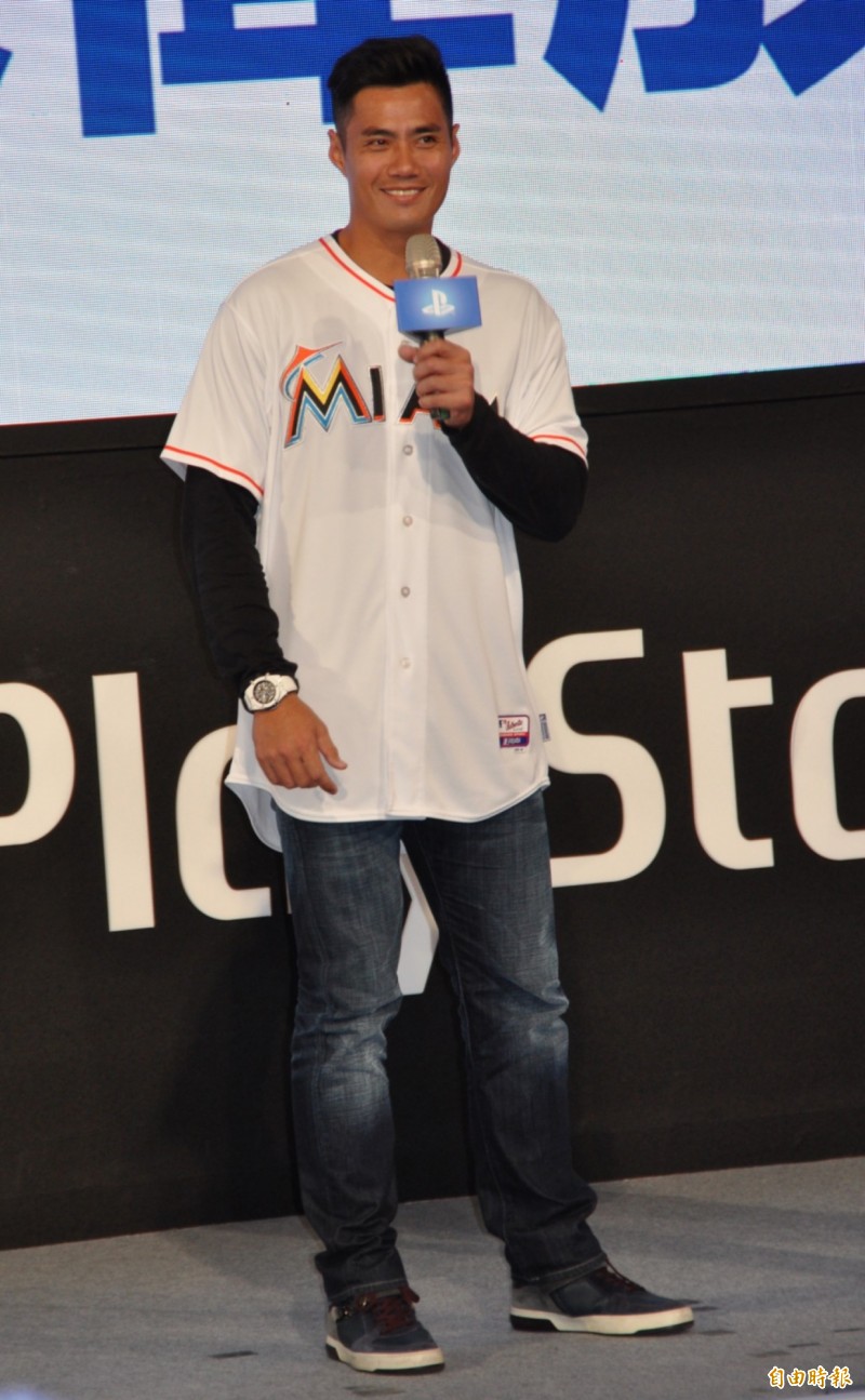 陳偉殷連續5年擔任電玩遊戲台灣版封面人物。（記者徐正揚攝）