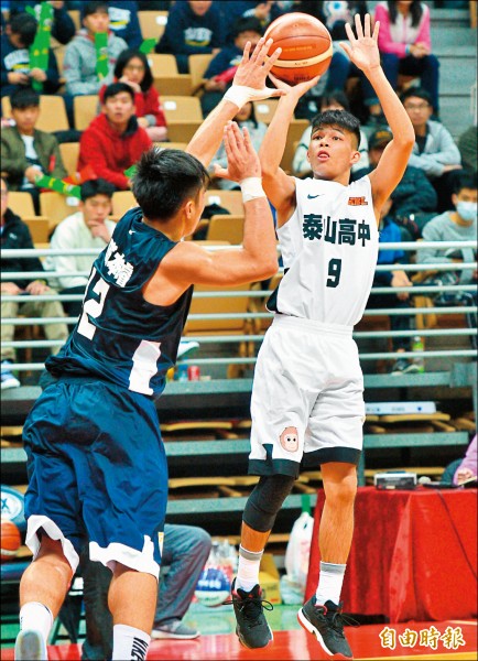 泰山昨擊敗東泰，勝場終於開張。（記者王藝菘攝）