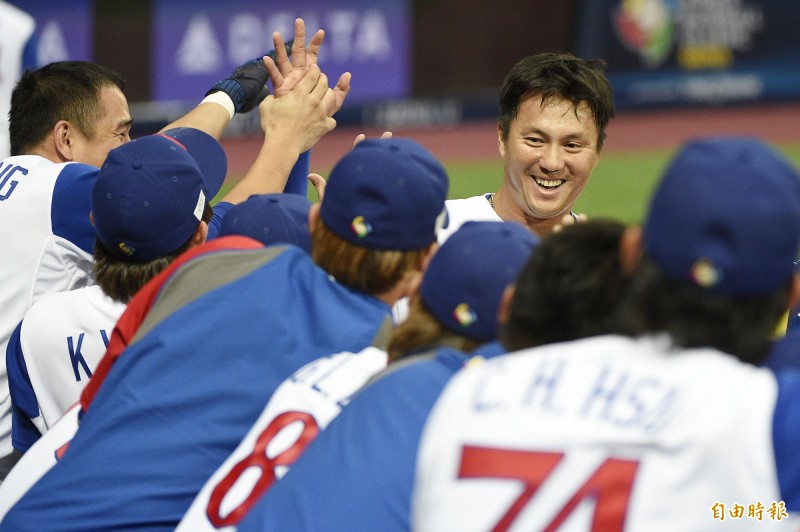 陳鏞基敲出追平分的安打。（特派記者陳志曲攝）
