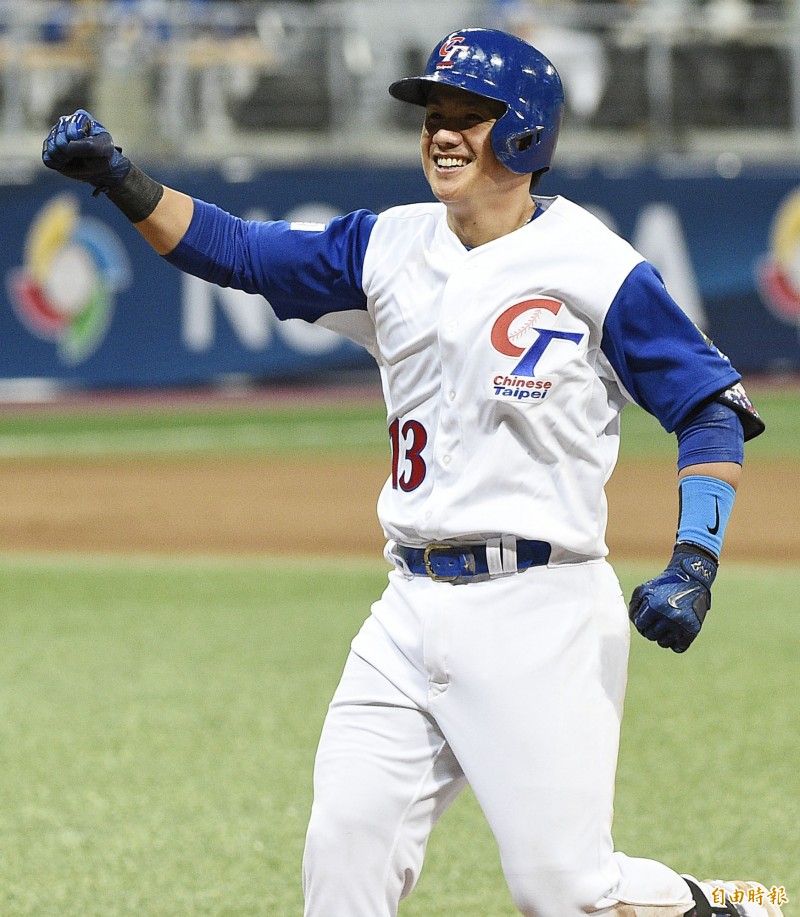 陳鏞基敲出追平分的安打。（特派記者陳志曲攝）