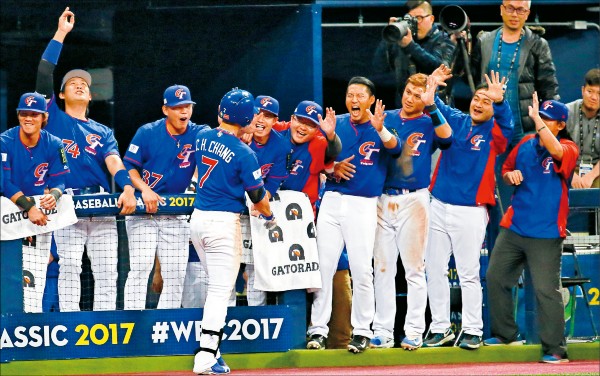 台灣隊兵敗經典賽，接下來面臨奧運資格賽挑戰，棒協將仿效日本「侍JAPAN」模式，最快4月向體育署提出計畫。（資料照）